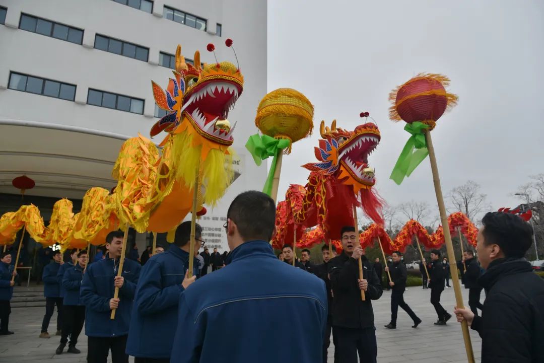 龍騰虎躍春意濃，巨人園區(qū)喜開工